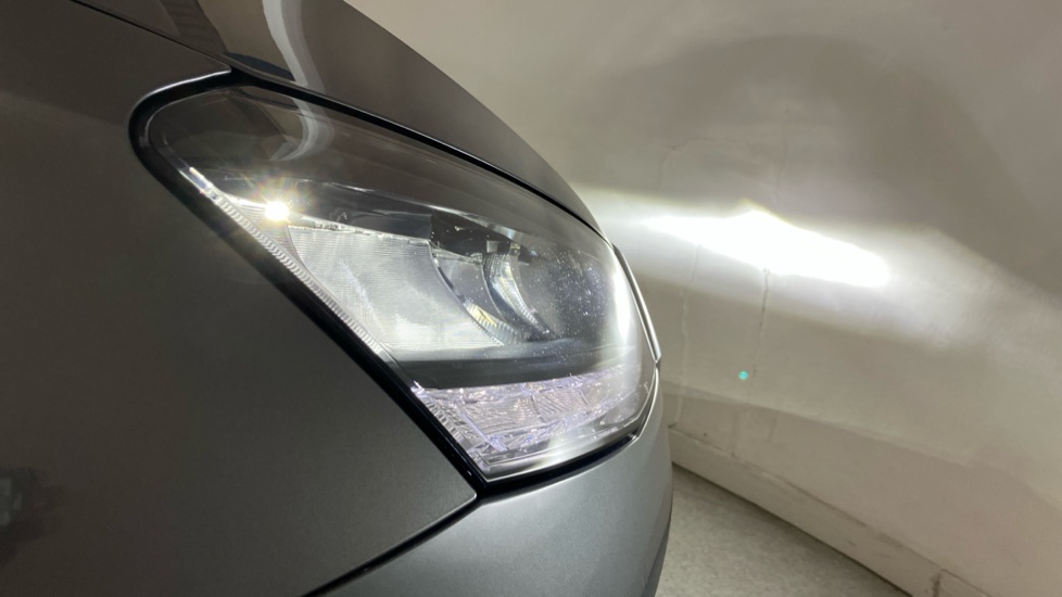 Skoda Fabia 1.0 TSI Colour Edition 5dr Petrol Hatchback - Image 38