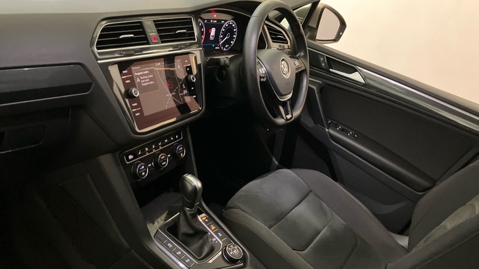 Volkswagen Tiguan 2.0 TSi 180 4Motion SEL 5dr DSG Petrol Estate - Image 2