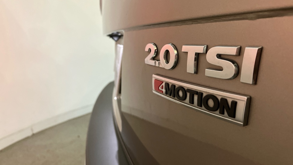 Volkswagen Tiguan 2.0 TSi 180 4Motion SEL 5dr DSG Petrol Estate - Image 28