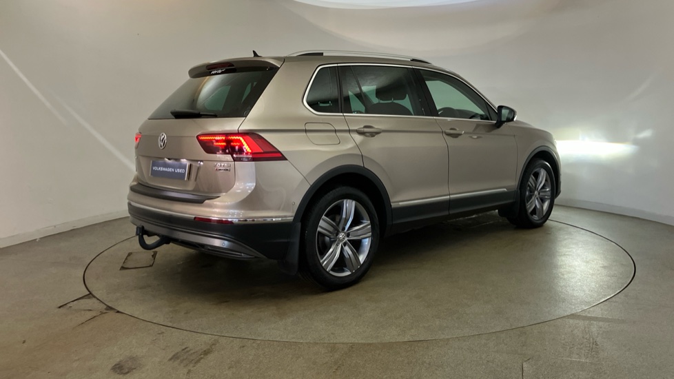 Volkswagen Tiguan 2.0 TSi 180 4Motion SEL 5dr DSG Petrol Estate - Image 39