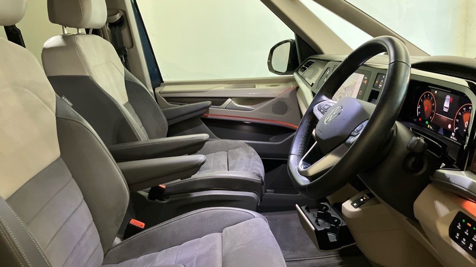 Volkswagen Multivan 2.0 TSI Style 5dr LWB DSG Petrol Estate - Image 15