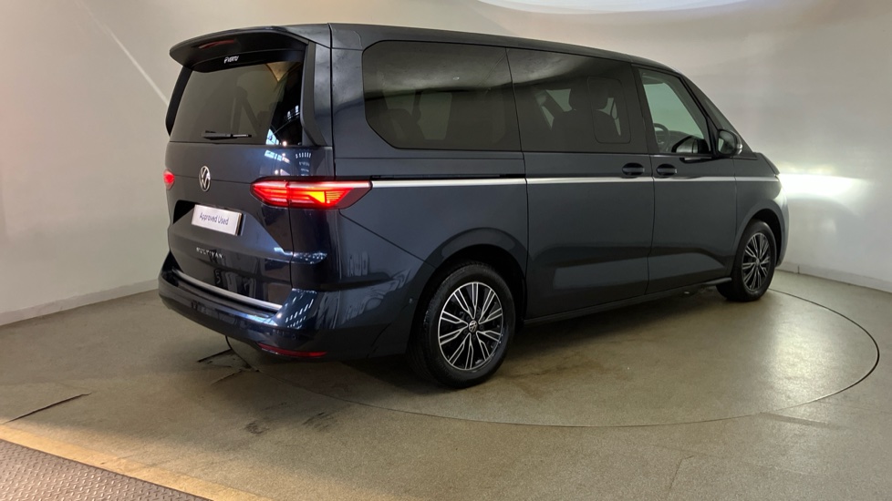 Volkswagen Multivan 2.0 TSI Style 5dr LWB DSG Petrol Estate - Image 39