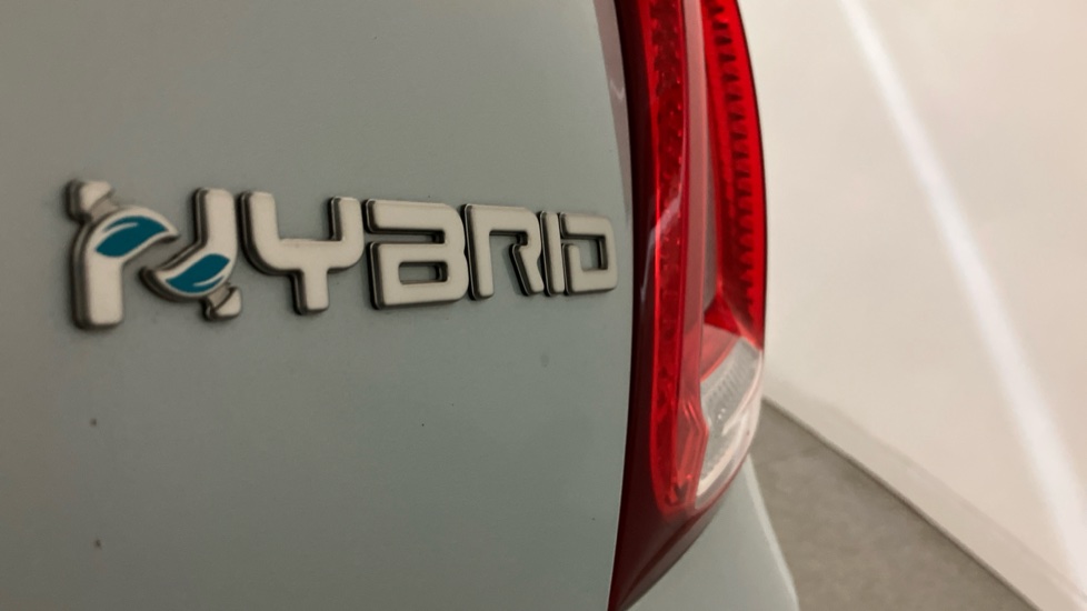 Fiat 500 1.0 Mild Hybrid 3dr Petrol Hatchback - Image 28