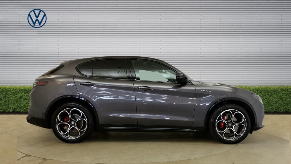 Alfa Romeo Stelvio 2.2 D 210 Sprint 5dr AWD Auto Diesel Estate - Image 4