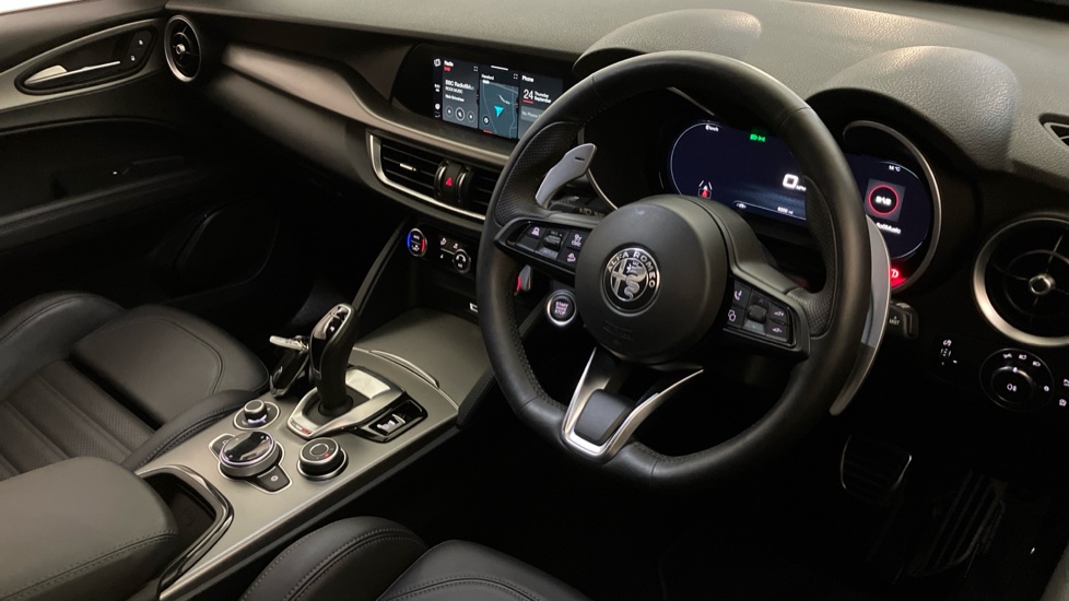 Alfa Romeo Stelvio 2.2 D 210 Sprint 5dr AWD Auto Diesel Estate - Image 6