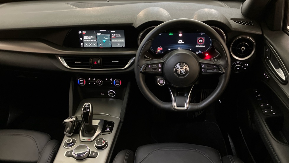 Alfa Romeo Stelvio 2.2 D 210 Sprint 5dr AWD Auto Diesel Estate - Image 9