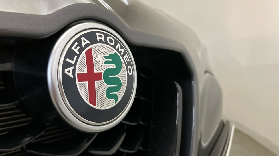 Alfa Romeo Stelvio 2.2 D 210 Sprint 5dr AWD Auto Diesel Estate - Image 32
