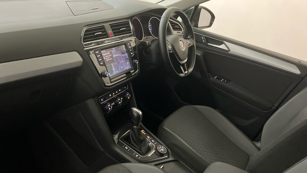 Volkswagen Tiguan 2.0 TDi 150 4Motion SE Nav 5dr DSG Diesel Estate - Image 2