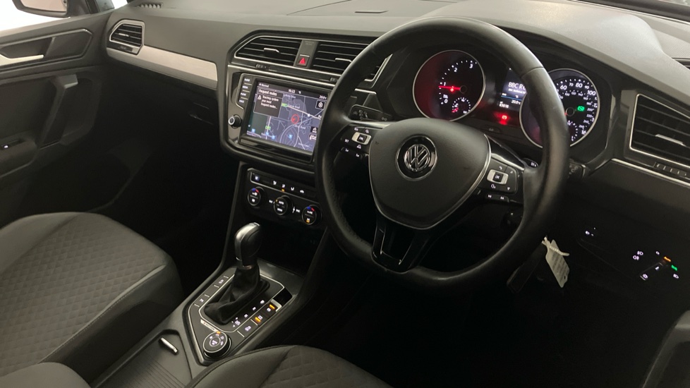 Volkswagen Tiguan 2.0 TDi 150 4Motion SE Nav 5dr DSG Diesel Estate - Image 6