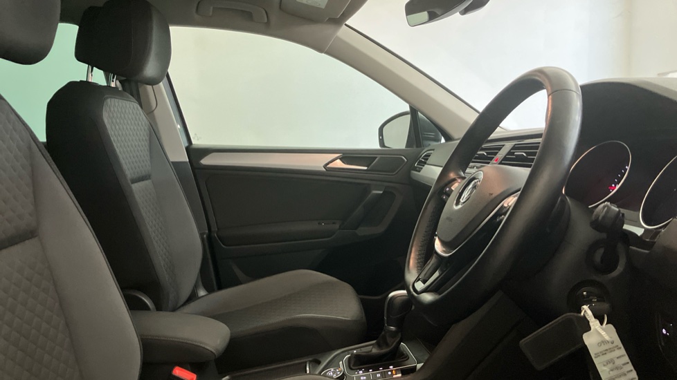 Volkswagen Tiguan 2.0 TDi 150 4Motion SE Nav 5dr DSG Diesel Estate - Image 15