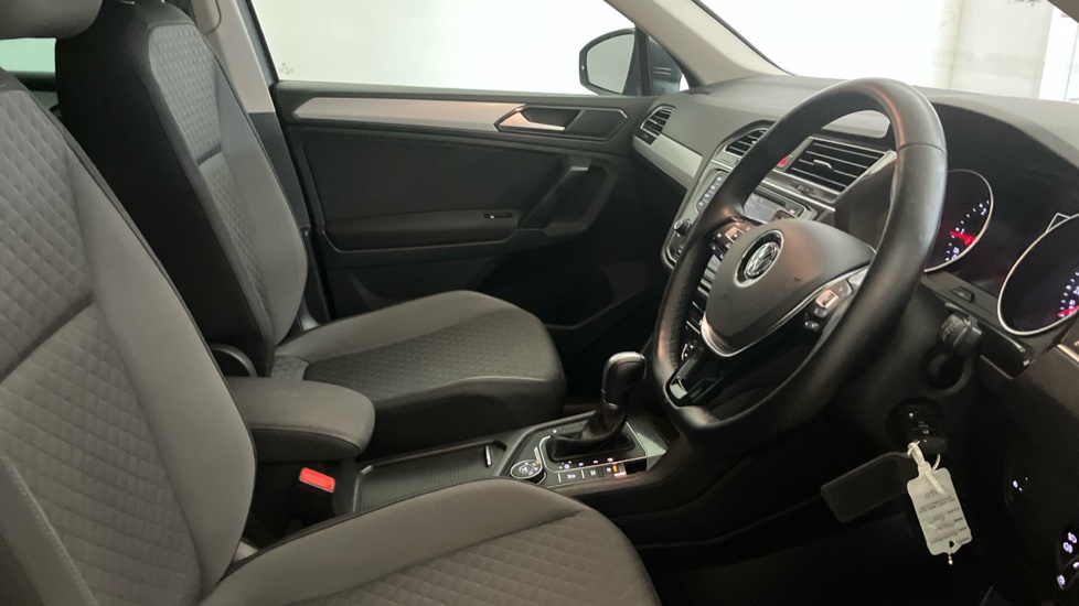 Volkswagen Tiguan 2.0 TDi 150 4Motion SE Nav 5dr DSG Diesel Estate - Image 25