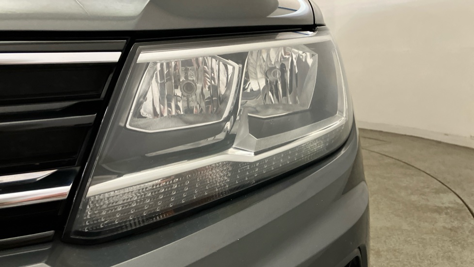 Volkswagen Tiguan 2.0 TDi 150 4Motion SE Nav 5dr DSG Diesel Estate - Image 30