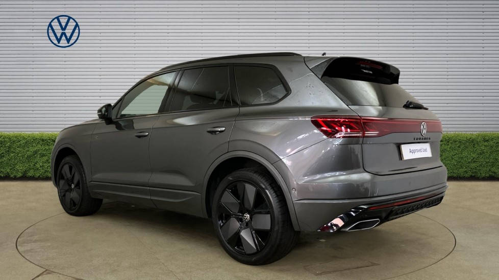 Volkswagen Touareg 3.0 V6 TDI 4Motion 286 Black Edition 5dr Tip Auto Diesel Estate - Image 3