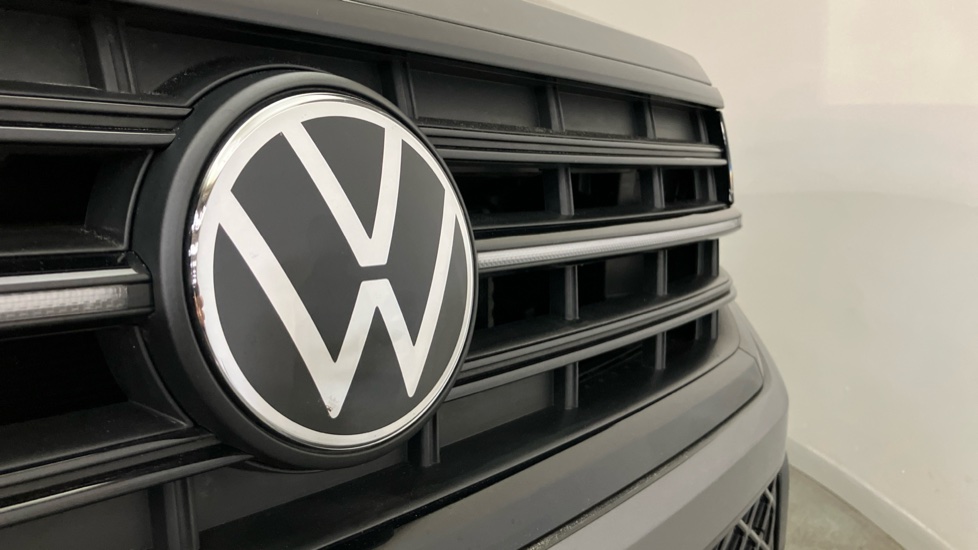 Volkswagen Touareg 3.0 V6 TDI 4Motion 286 Black Edition 5dr Tip Auto Diesel Estate - Image 32