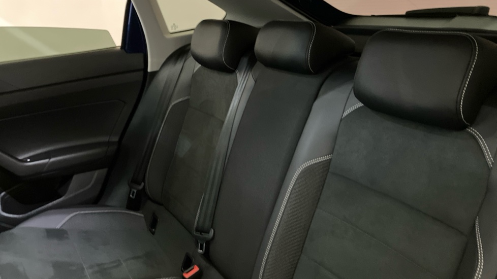 Volkswagen Taigo 1.0 TSI 110 Style 5dr DSG Petrol Hatchback - Image 16