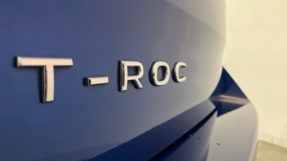 Volkswagen T-Roc 1.5 TSI Life 5dr DSG Petrol Hatchback - Image 26