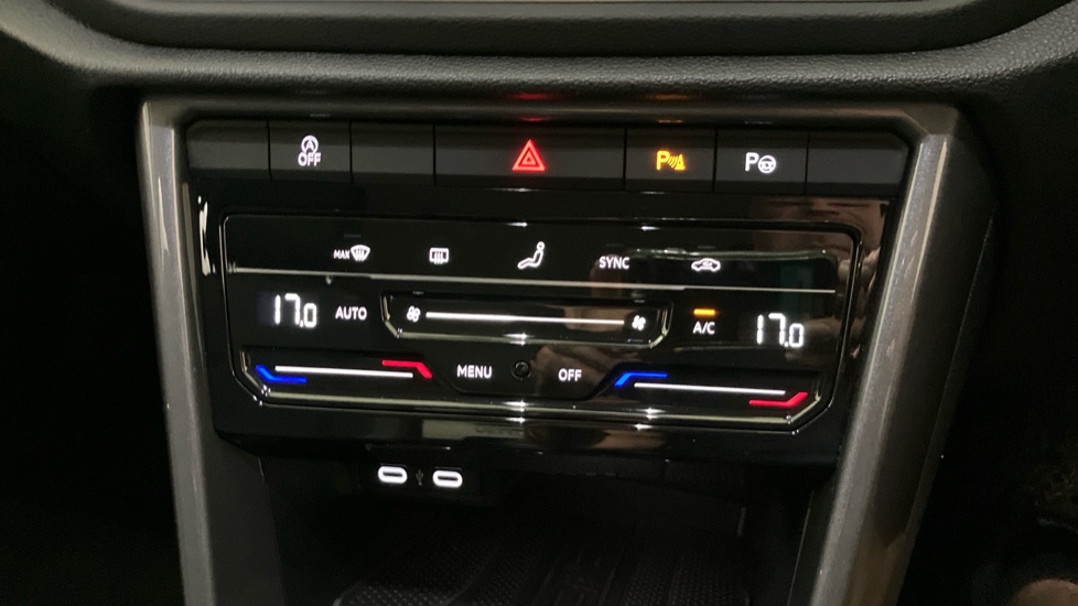 Volkswagen T-Roc 1.5 TSI Style 5dr Petrol Hatchback - Image 13