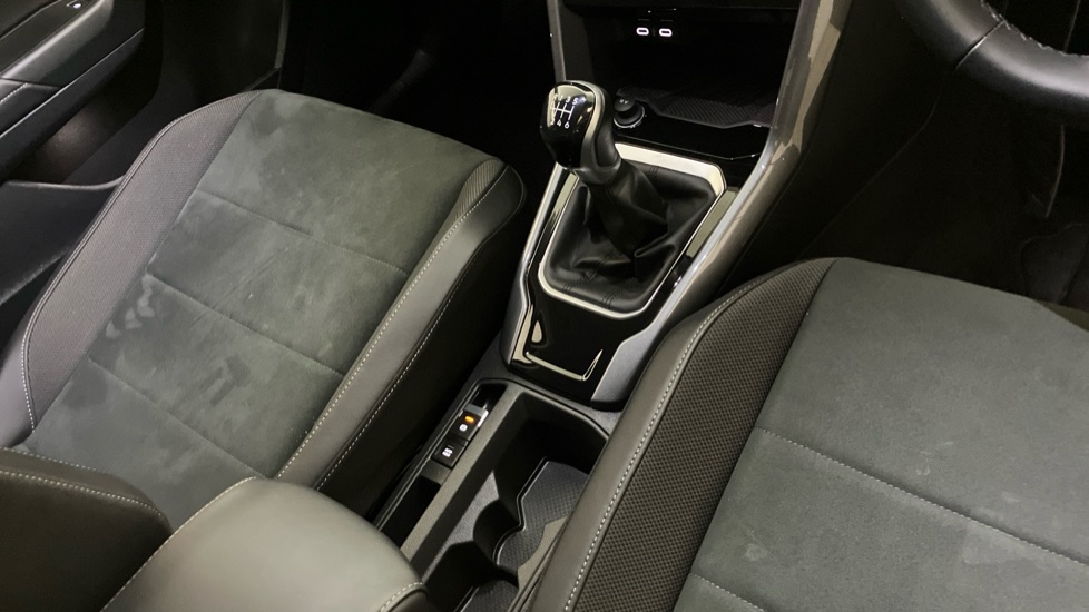 Volkswagen T-Roc 1.5 TSI Style 5dr Petrol Hatchback - Image 14