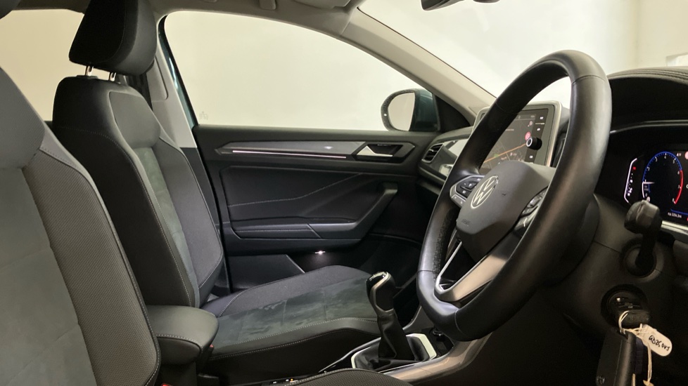 Volkswagen T-Roc 1.5 TSI Style 5dr Petrol Hatchback - Image 15
