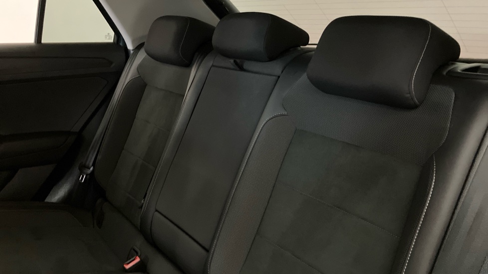 Volkswagen T-Roc 1.5 TSI Style 5dr Petrol Hatchback - Image 16