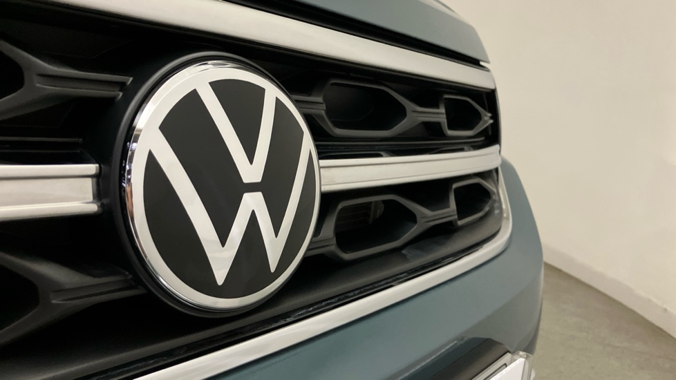 Volkswagen T-Roc 1.5 TSI Style 5dr Petrol Hatchback - Image 27