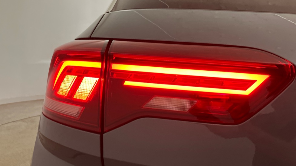 Volkswagen T-Roc 1.5 TSI Style 5dr Petrol Hatchback - Image 29