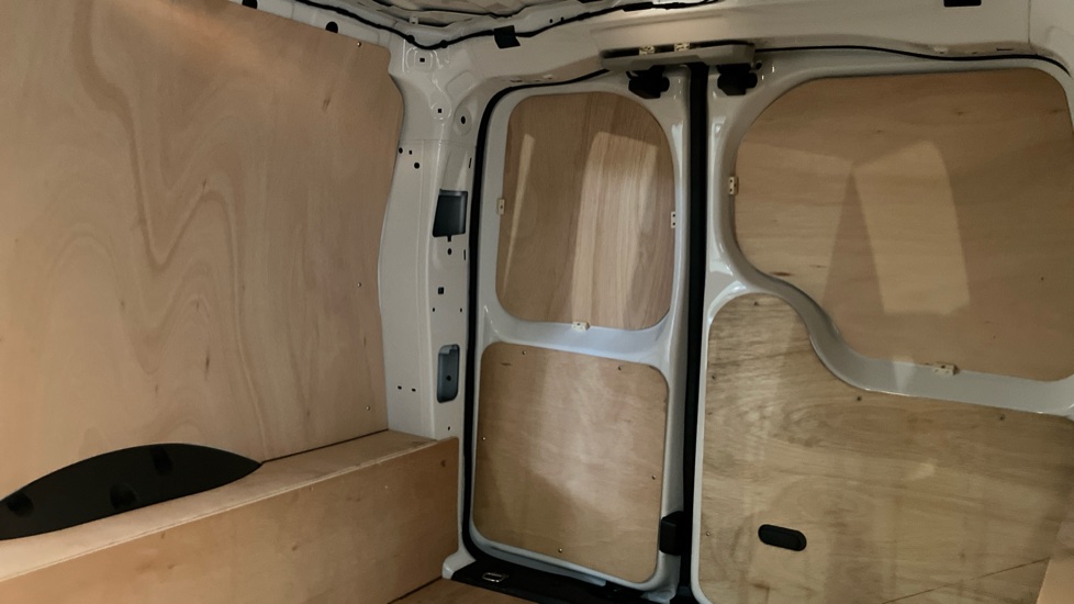 Volkswagen Caddy Maxi Caddy Cargo Maxi C20 Diesel 2.0 TDI 102PS Commerce Plus Van [Tech Pack] - Image 24