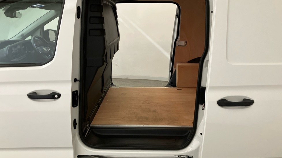 Volkswagen Caddy Maxi Caddy Cargo Maxi C20 Diesel 2.0 TDI 102PS Commerce Plus Van [Tech Pack] - Image 25