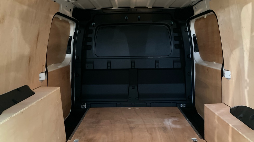 Volkswagen Caddy Maxi Caddy Cargo Maxi C20 Diesel 2.0 TDI 102PS Commerce Plus Van [Tech Pack] - Image 20