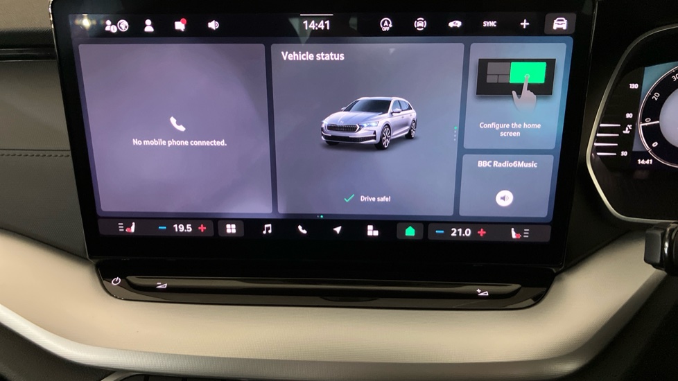 Skoda Octavia 1.5 TSI SE Technology 5dr Petrol Estate - Image 33