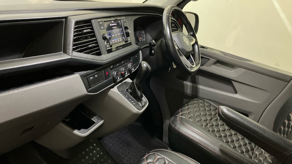 Volkswagen Transporter T28 Swb Diesel 2.0 TDI 150 Highline Van DSG - Image 2