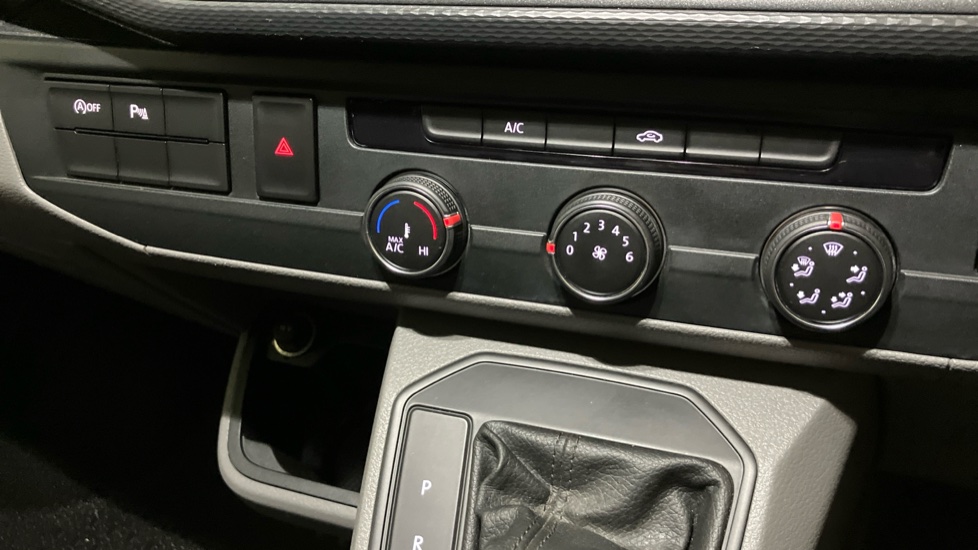 Volkswagen Transporter T28 Swb Diesel 2.0 TDI 150 Highline Van DSG - Image 13