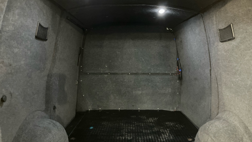Volkswagen Transporter T28 Swb Diesel 2.0 TDI 150 Highline Van DSG - Image 20