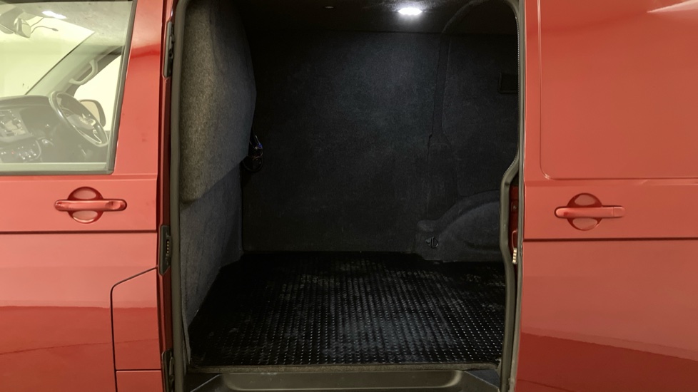 Volkswagen Transporter T28 Swb Diesel 2.0 TDI 150 Highline Van DSG - Image 23