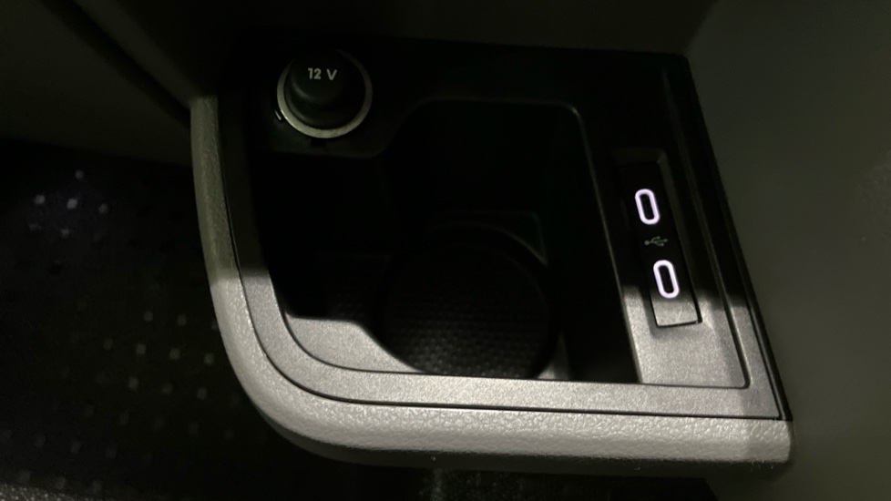Volkswagen Transporter T28 Swb Diesel 2.0 TDI 150 Highline Van DSG - Image 36