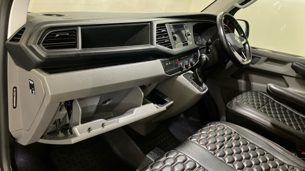 Volkswagen Transporter T28 Swb Diesel 2.0 TDI 150 Highline Van DSG - Image 40
