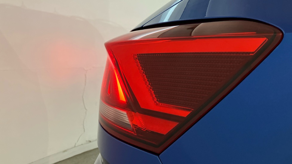 Volkswagen T-Roc 1.6 TDI R-Line 5dr Diesel Hatchback - Image 26