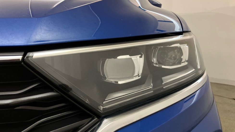 Volkswagen T-Roc 1.6 TDI R-Line 5dr Diesel Hatchback - Image 37