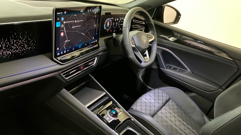Volkswagen Tiguan 2.0 TDI R-Line 5dr DSG Diesel Estate - Image 2