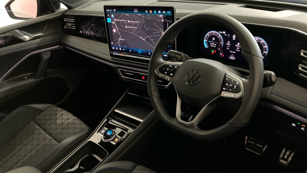 Volkswagen Tiguan 2.0 TDI R-Line 5dr DSG Diesel Estate - Image 6