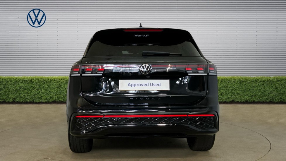 Volkswagen Tiguan 2.0 TDI R-Line 5dr DSG Diesel Estate - Image 8