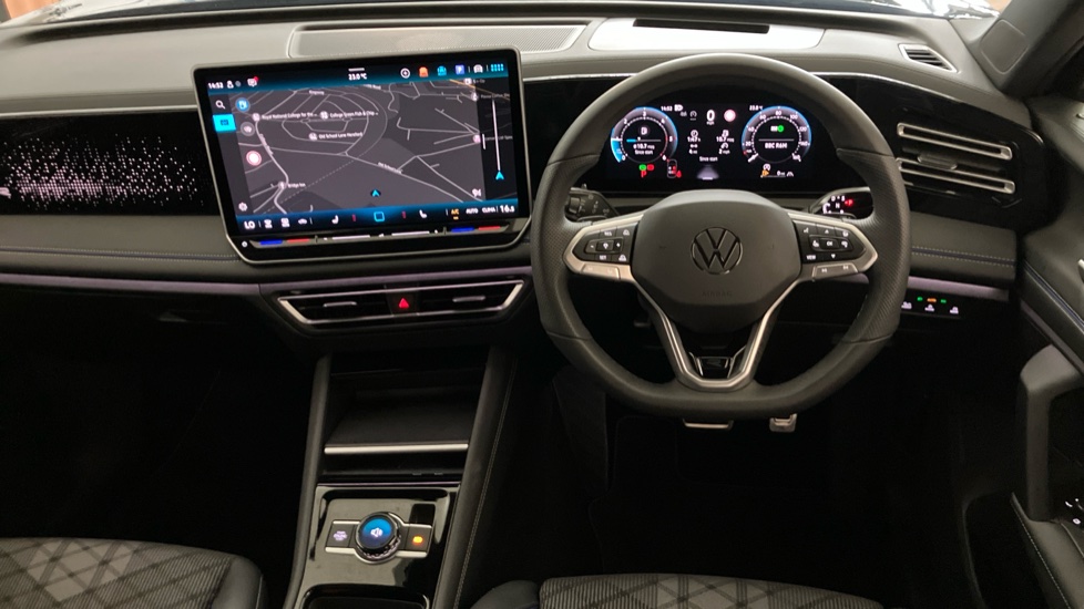 Volkswagen Tiguan 2.0 TDI R-Line 5dr DSG Diesel Estate - Image 9
