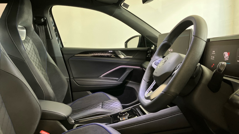 Volkswagen Tiguan 2.0 TDI R-Line 5dr DSG Diesel Estate - Image 15