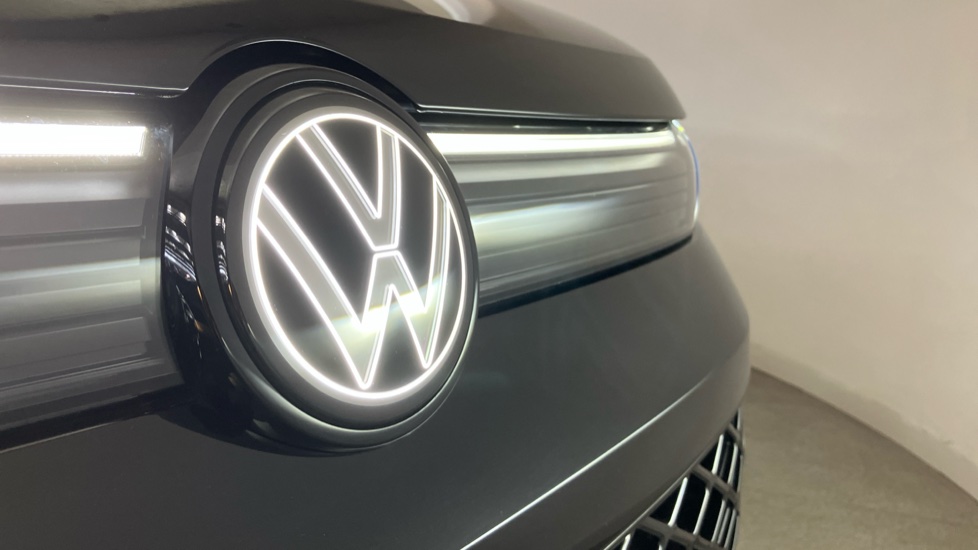 Volkswagen Tiguan 2.0 TDI R-Line 5dr DSG Diesel Estate - Image 40