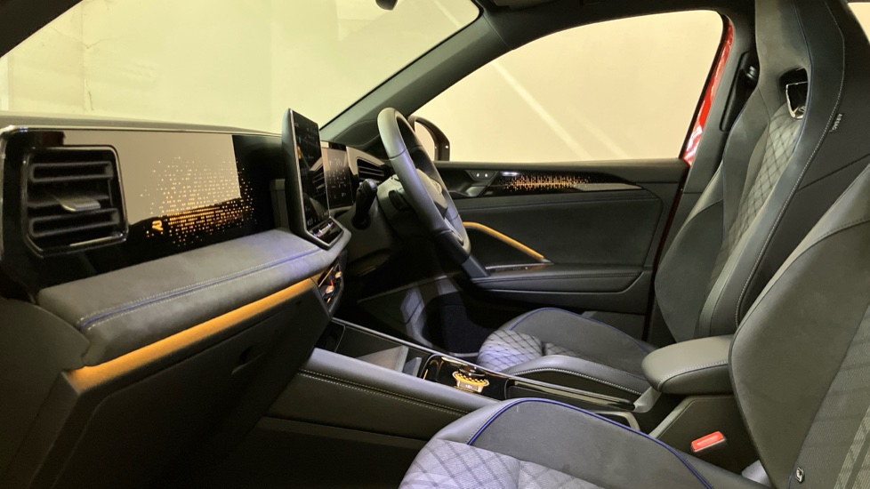 Volkswagen Tiguan 2.0 TDI R-Line 5dr DSG Diesel Estate - Image 26