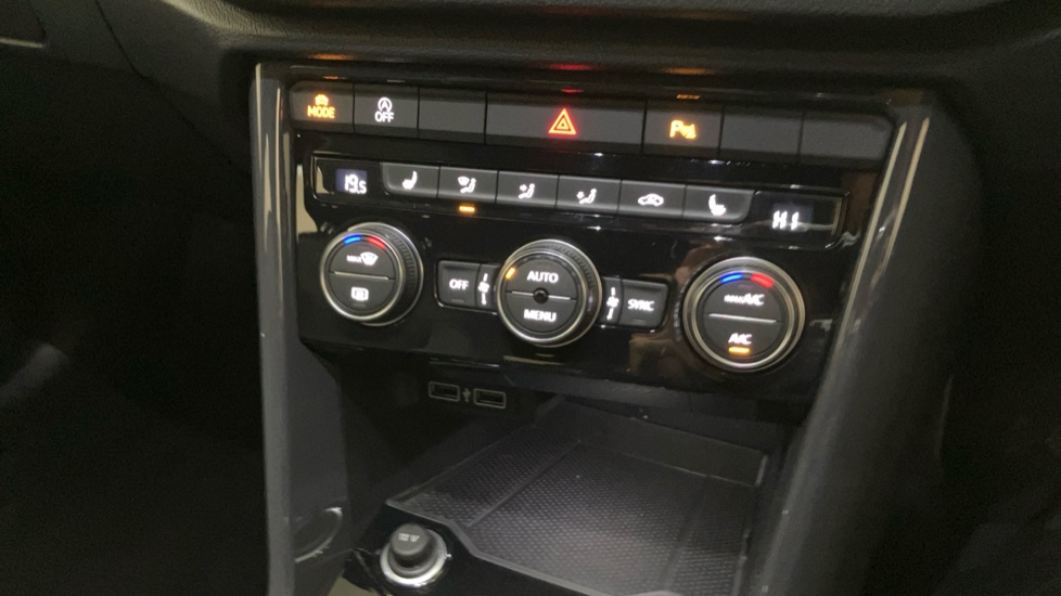 Volkswagen T-Roc 1.6 TDI R-Line 5dr Diesel Hatchback - Image 13