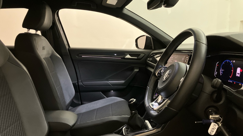 Volkswagen T-Roc 1.6 TDI R-Line 5dr Diesel Hatchback - Image 15