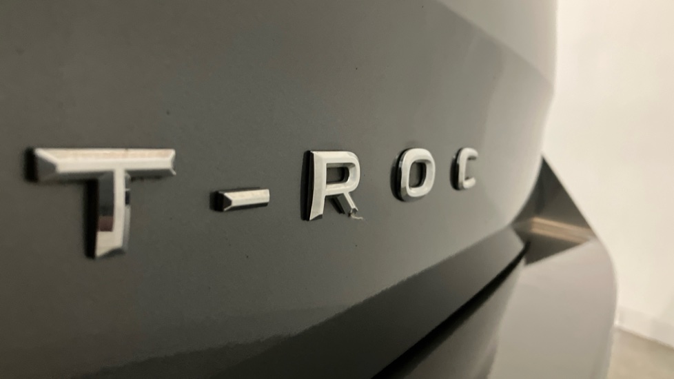 Volkswagen T-Roc 1.6 TDI R-Line 5dr Diesel Hatchback - Image 28