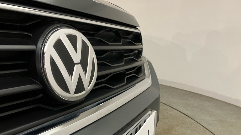 Volkswagen T-Roc 1.6 TDI R-Line 5dr Diesel Hatchback - Image 30