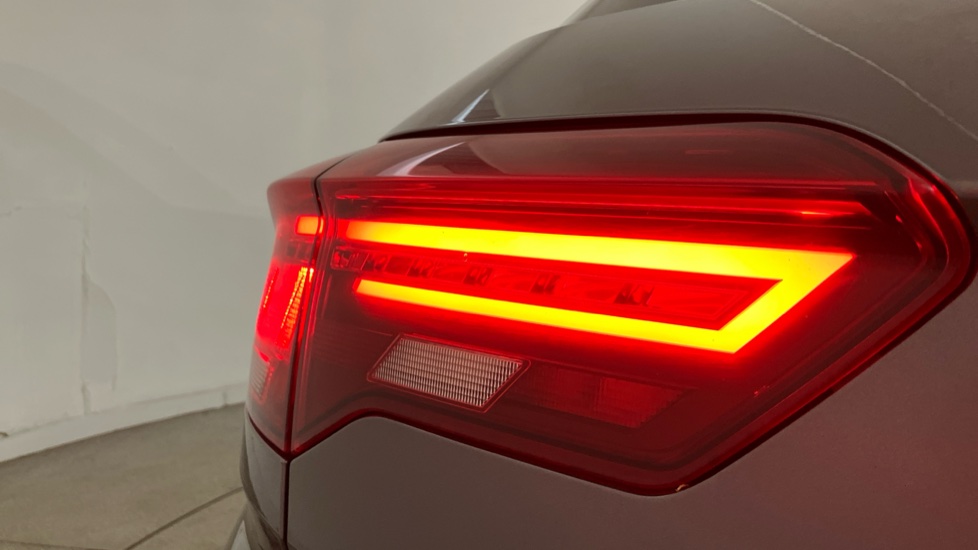 Volkswagen T-Roc 1.6 TDI R-Line 5dr Diesel Hatchback - Image 32